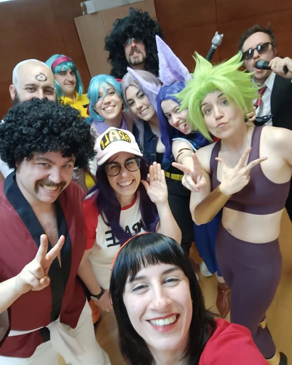 Los motsukoros os mandamos todo el HAMOR desde Namek... mil gracias a todos por venir a las Jornadas, se os quiere un webo *el otro no* ¡EL AÑO QUE VIENE OS ESPERAMOS CON AÚN MÁS TONTUNA Y TODAVÍA MENOS VERGÜENZA!