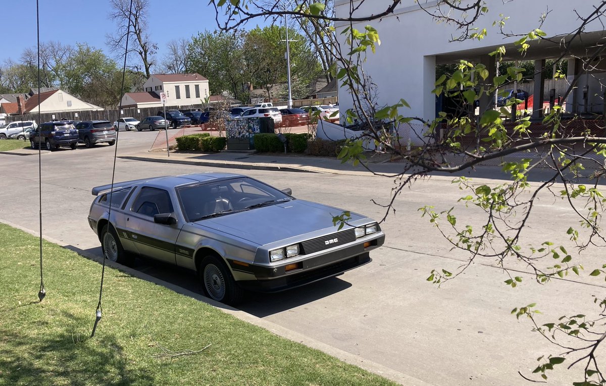 What I see when I run: Thursday's run at River Parks was 68 degrees. Nope, I didn't drive this Delorean to River Parks - just happened upon it.