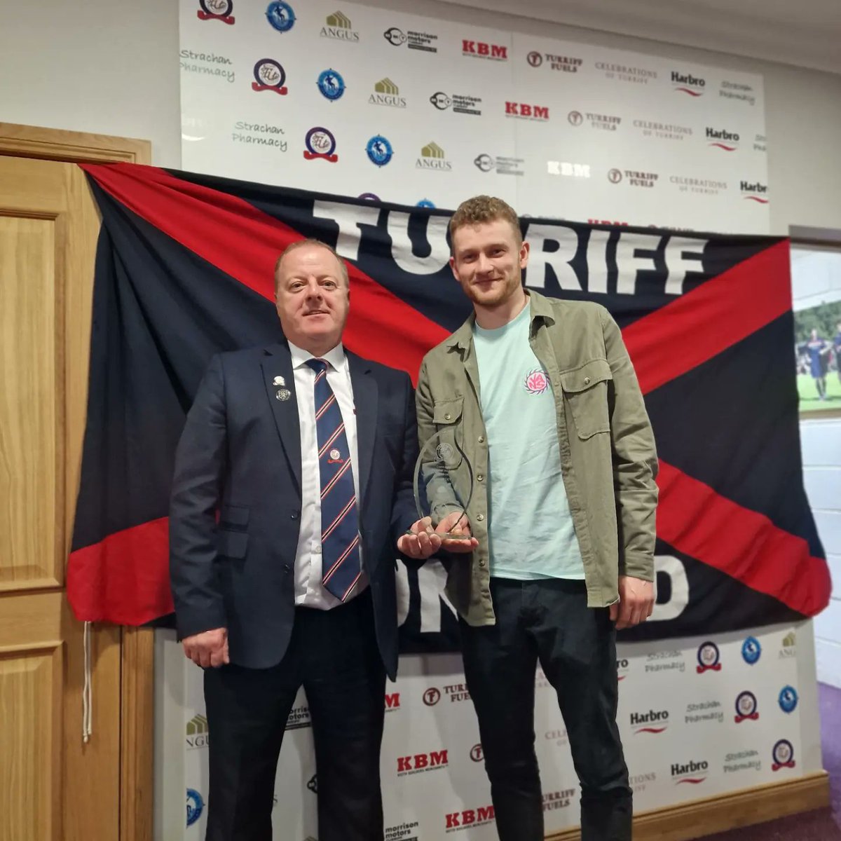 Next up we had the award for Committee Player of the Year as sponsored by Angus Homes Ltd and presented by Chairman @GairGairn to.....David Dey