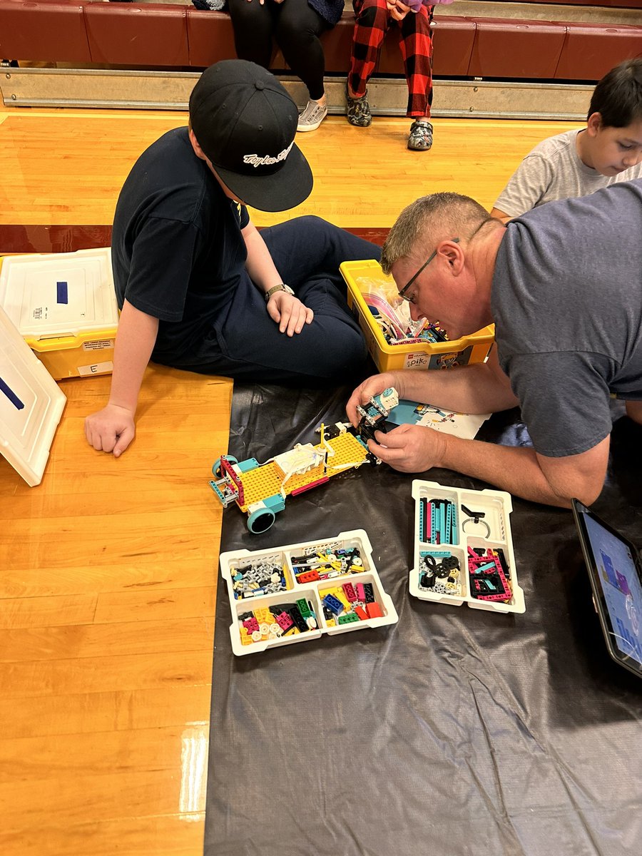 gigemITS's tweet image. Robotics + @BCE_BlueJays = Future Leaders with Endless Possibilities! TY to @Enrich_RRISD for the opportunity to showcase! Super proud of our kiddos! @TheMaybaum @RRISDTech @RRISDCS @HafedhAzaiez @RoundRockISD