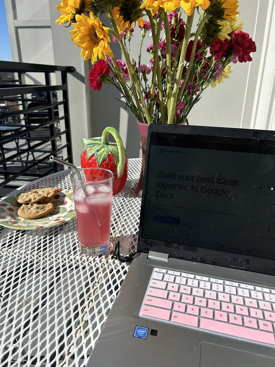It’s nice enough to work outside :)