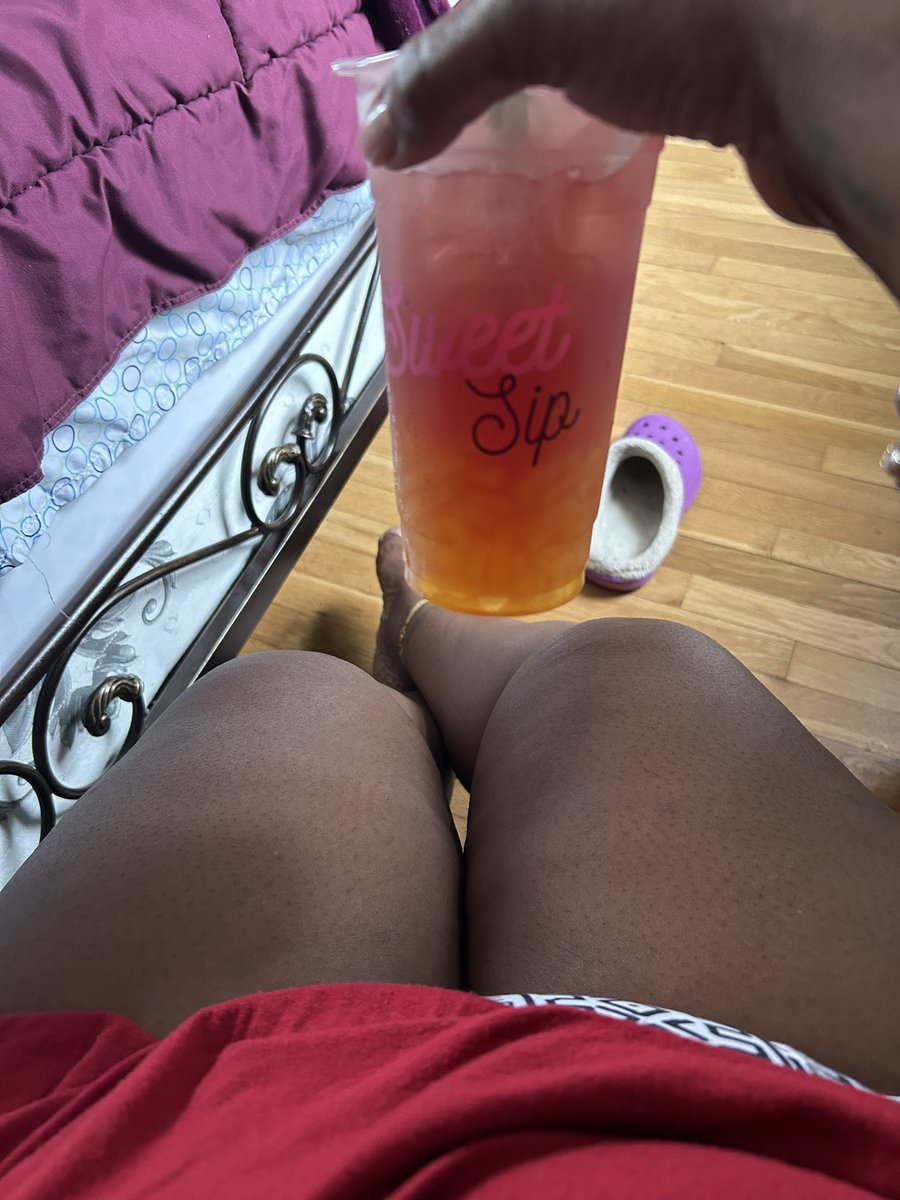 Tropical Mango Lemonade with a shot of #RhumBarbancourt Tropical Flavored Rum #PangoRhum • Babe 💋💨