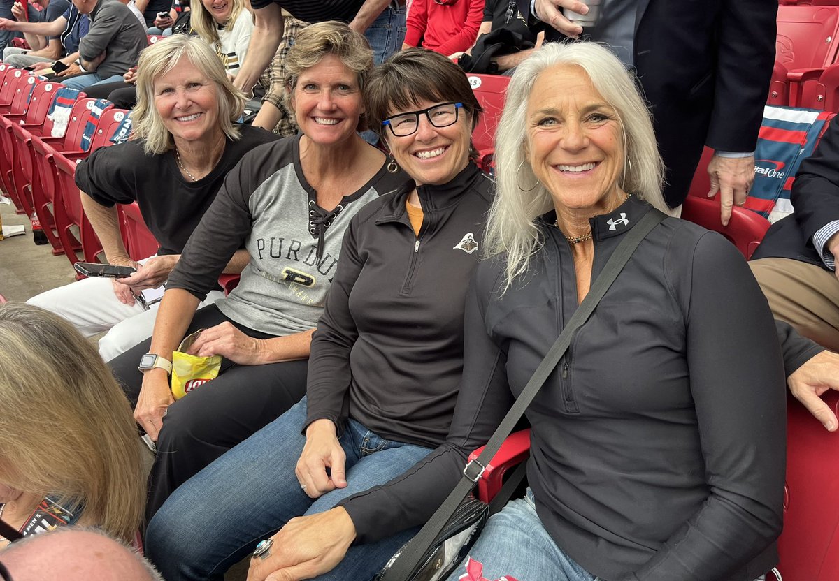 #Purdueselfie Great to be with these gals for the game!