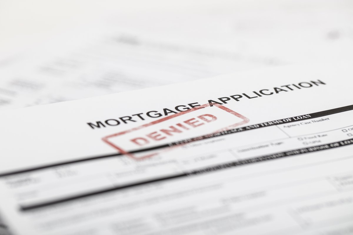 Look out for the following signs of lending discrimination: ❌ Delay ❌ Denial ❌ More paperwork ❌ Higher rate Have you experienced mortgage discrimination? Visit: hud.gov/fairhousing. #fairhousing #fairlending #mortgage