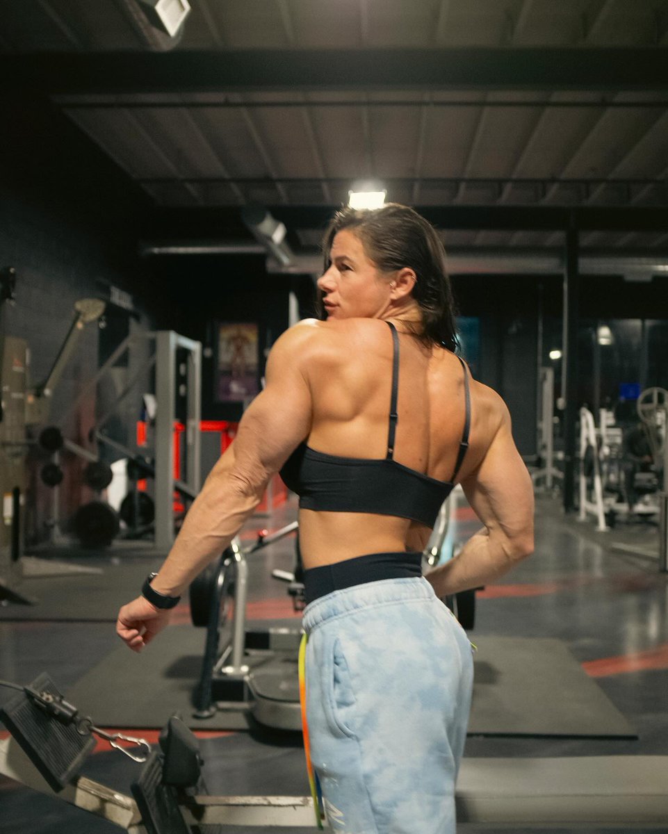 📸 Kristen Nun Caption: Power Tank #KristenNun #trapezius #biceps #fit #ViratKohli #RomanReigns #gym #WrestleMANia #Arsenal #veins #Bayern #QueenOfTears