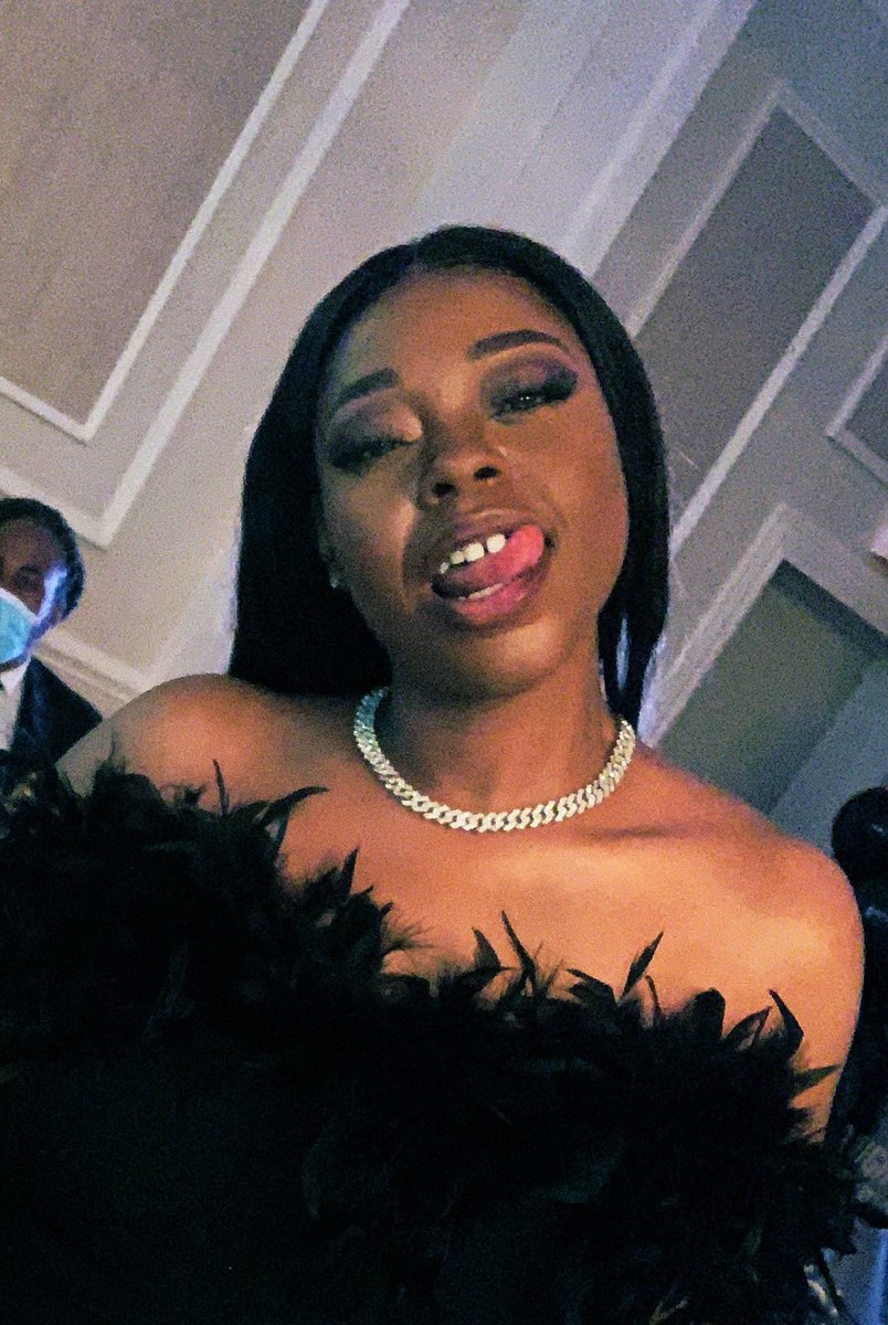 iamknije's tweet image. Tell me you miss me 🫠