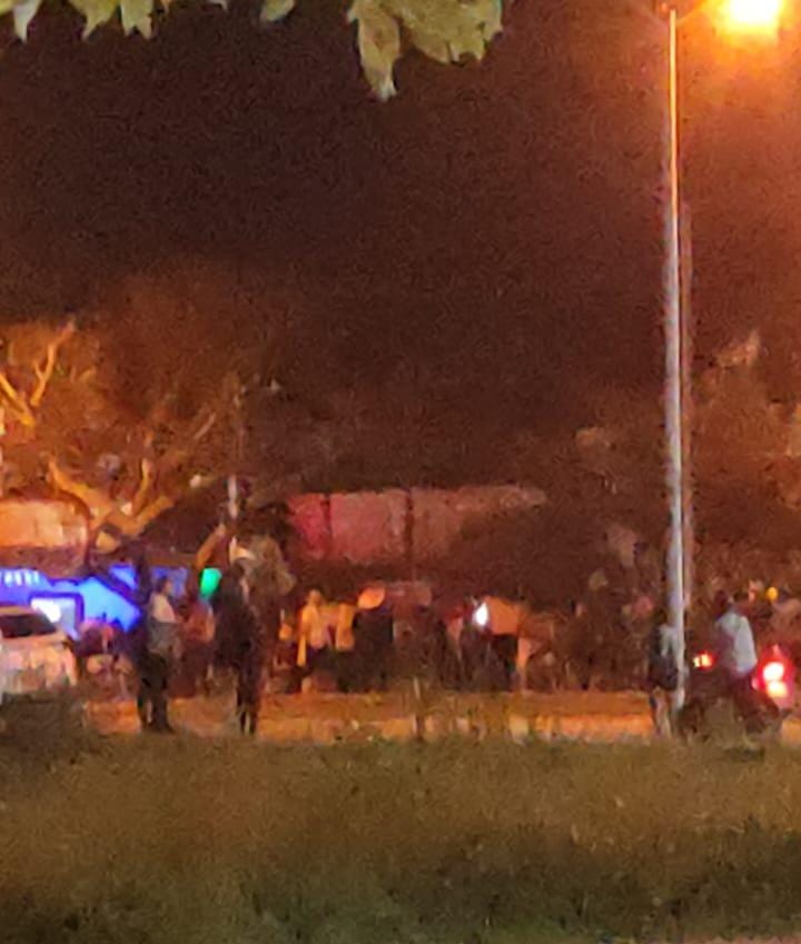 oajm993's tweet image. Grave situación de orden público en el municipio de #Espinal #Tolima varias personas heridas y equinos