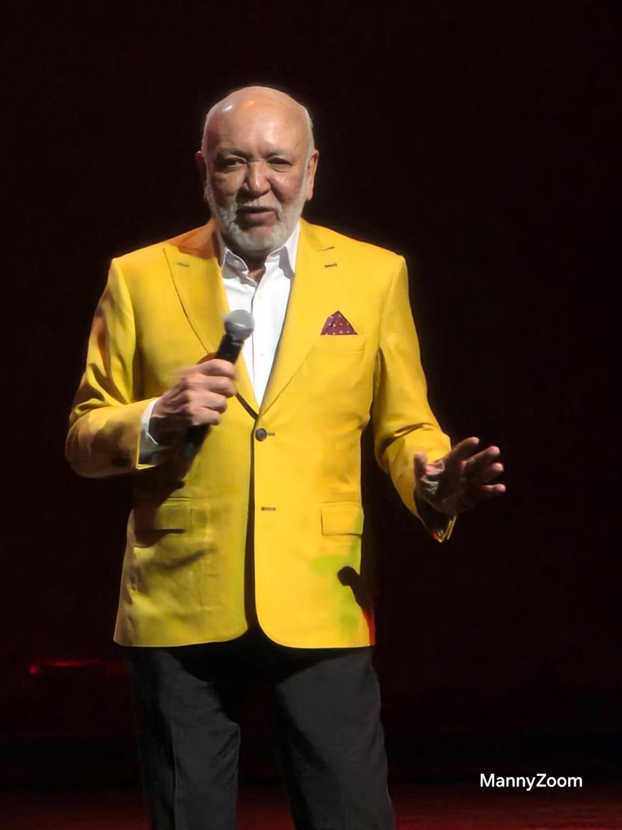 Lehman Center en Nueva York para el Dominicano es un Chiste. 

#LehmanCenter