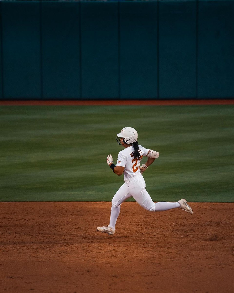 NCAASoftball tweet picture