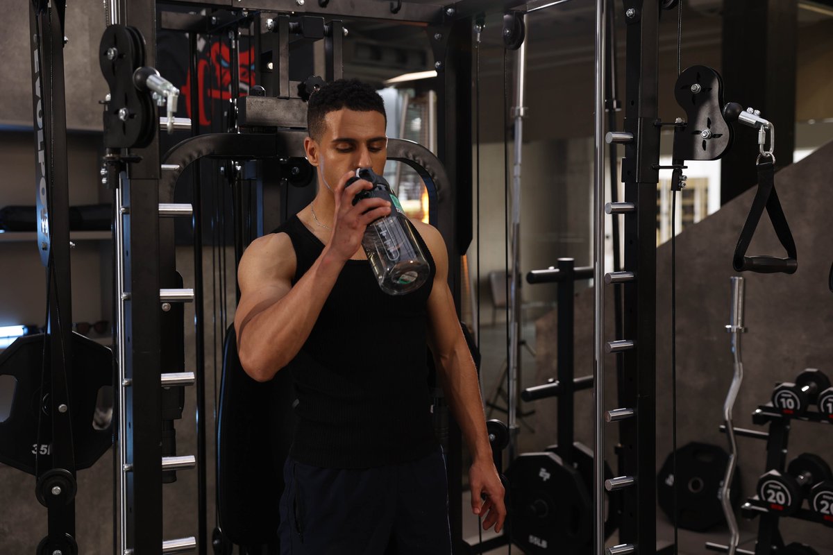 🔥Fitness illuminated my path and placed me in the spotlight.Evolpow ignites an unparalleled sensation. The essence of fitness extends beyond mere physical transformation; it's about shattering boundaries and embracing boundless potential.