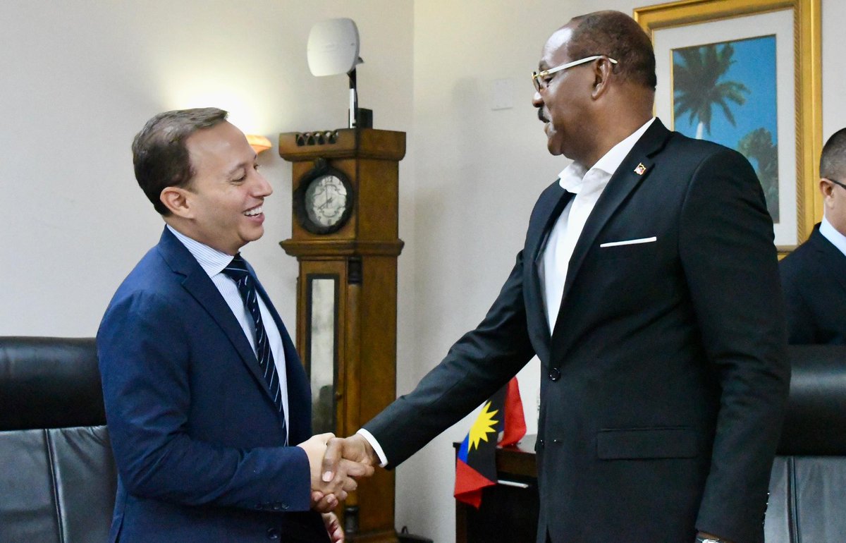 #6Abr | Acompañamos al secretario ejecutivo del <a href="/ALBATCP/">ALBA</a>, <a href="/jaarreaza/">Jorge Arreaza M</a> en productiva reunión con el Primer Ministro de Antigua y Barbuda, <a href="/gastonbrowne/">Gaston Browne</a>, conversamos sobre los preparativos de la próxima Cumbre de Presidentes y los objetivos de la Agenda Estratégica del Alba 2030.