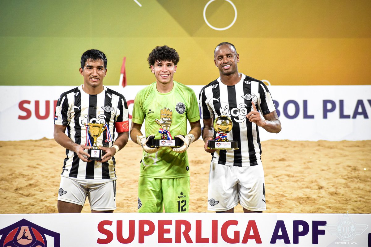 LibertadPlaya's tweet photo. ¡Ganador Etapa 3! 🏆👣🏁 

El Guma derrotó 4-2 a 24 de Septiembre en la final de la Superliga APF 2024.

#VamosGuma 
#LibertadPlaya
#SuperLiga
#APFFútbolPlaya https://t.co/MJMkZrckpp