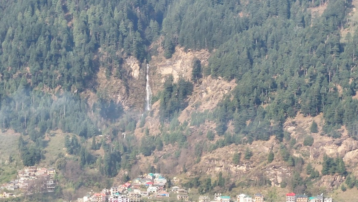 sachinkumar78's tweet image. Parsha waterfall #Manali #tourism #HimachalPradesh #applewood #shuru #hotel