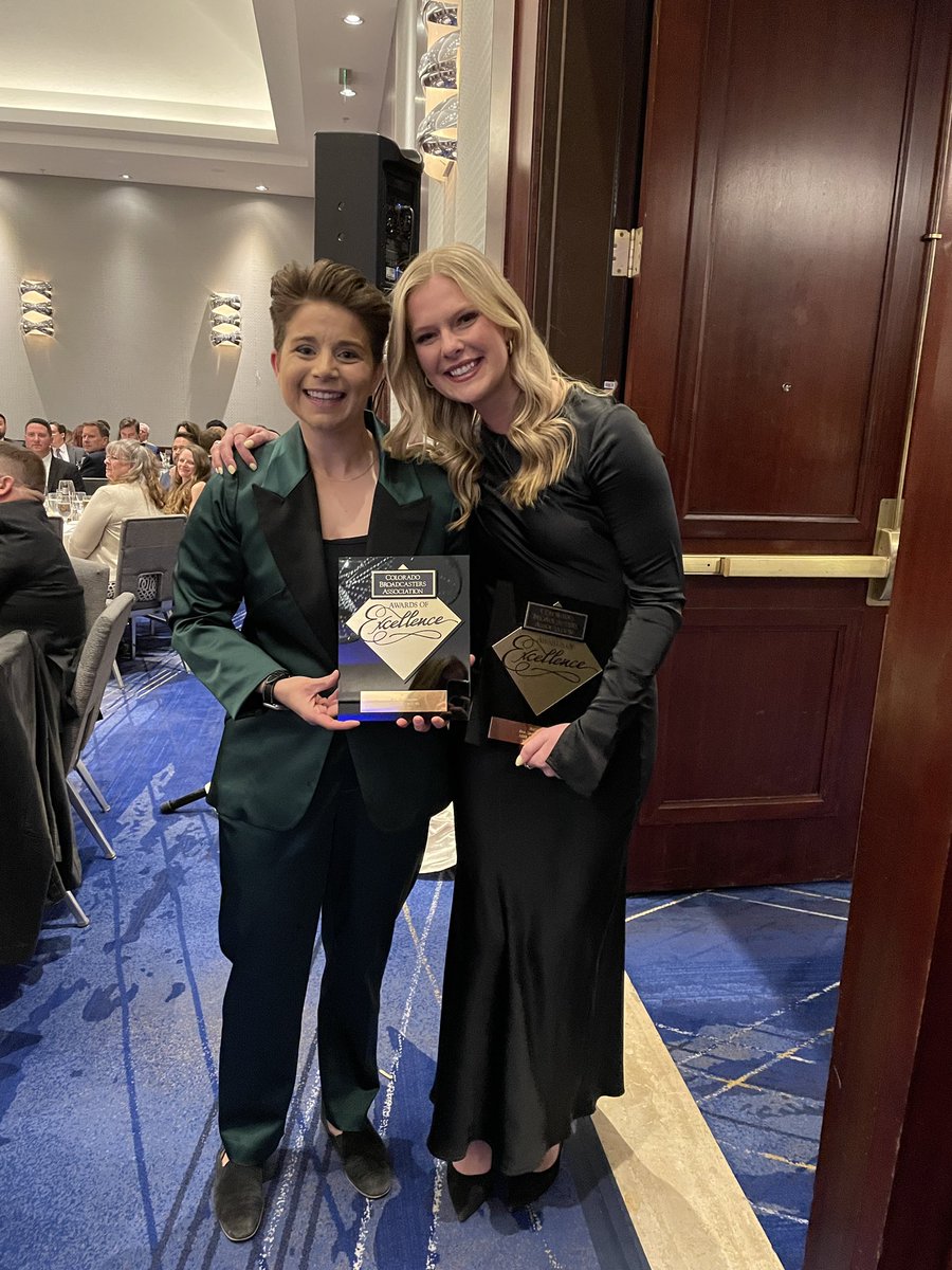 Wowsa! Congrats to these amazing women winning Best Sportcaster at the Colorado Broadcasters Association Awards of Excellence tonight! @ArielleOrsuto for Metro Market @abbibennett99 for Major Market 🎉🎉 ❤️