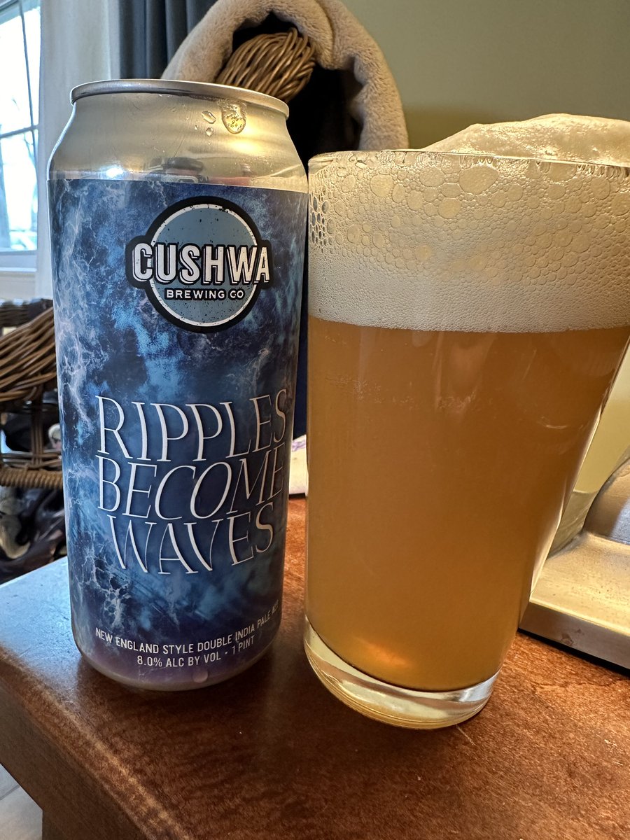 Popped the last Cush for my happy hour Saturday with Ripples Become Waves… an elegant title for a NEIPA on the fiesty 8% abv side. @cushwabrewingco #beer #bière #пиво #cerveja #cervesa #cerveza #craftbeer #BeerForStrangeClimates