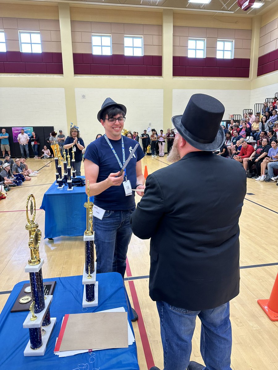 Congratulations to 1 of 2 Outstanding Volunteer Awardees at the Northside Robotics Championship! We can’t say “thank you” enough to @nisd very own @NISD_IT Cody Keifer! He was indispensable for the success of our student teams! Thank you Cody! @NISDBernal