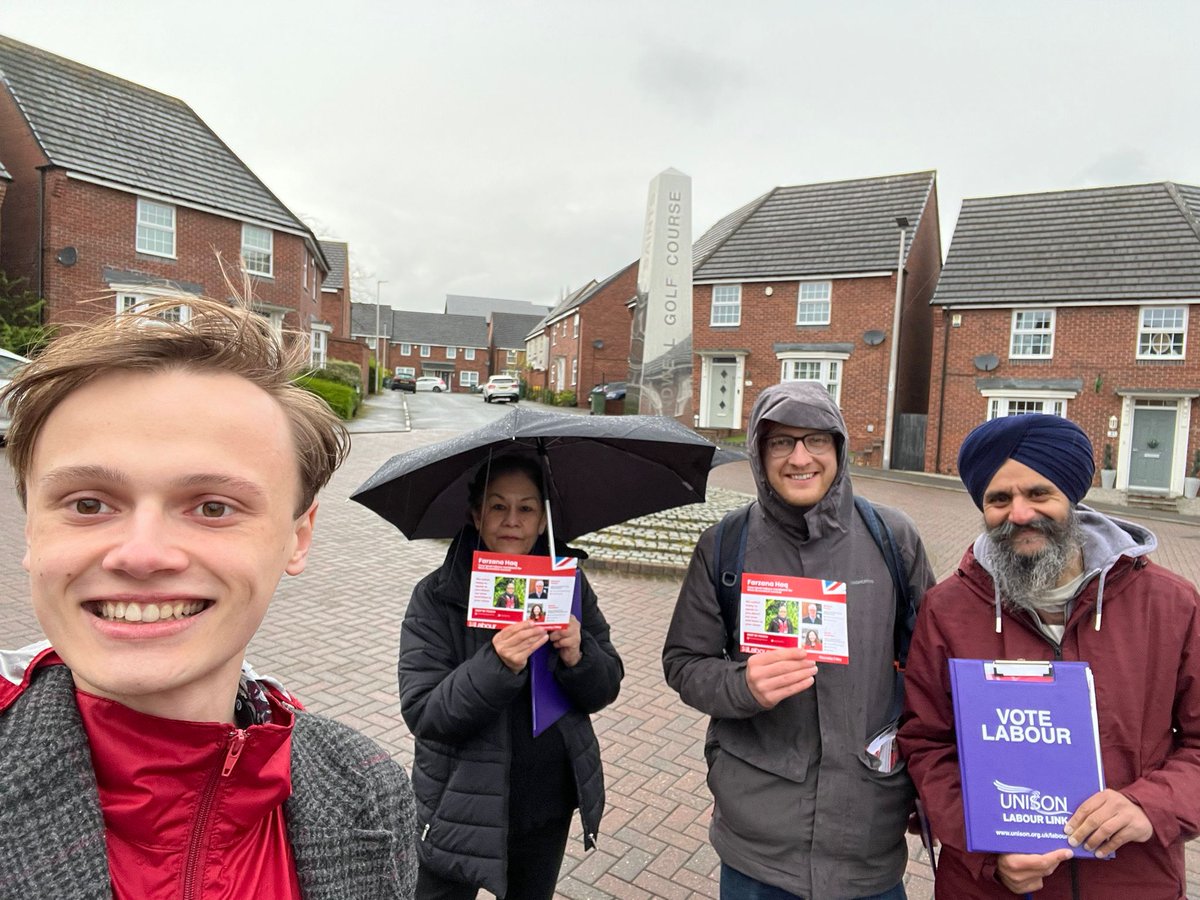 It was great to be out in #WestBromwichCentral with our candidate Farzana Haq again this week. She'll be a superb addition to the team! #LabourDoorstep #SandwellLabour #LabourParty