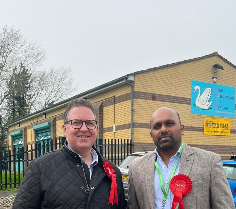 Great afternoon in #Ashford with @AshfordLabour Parliamentary candidate @sojanuk speaking with residents about anti-social behaviour & crime in the town great to hear support for my priorities as Police & Crime Commissioner Candidate & promise of support on #2May