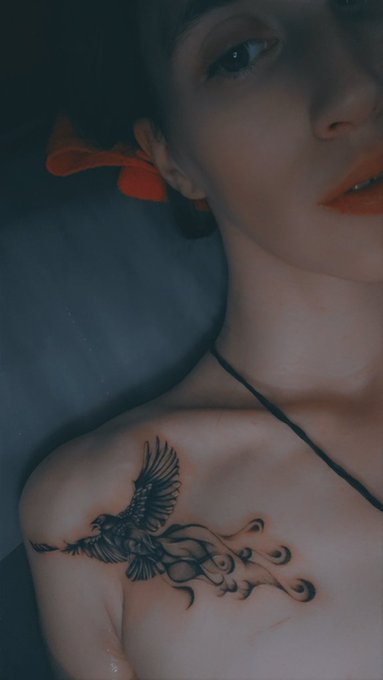 Yeah I'm in love with this so much https://t.co/Vf0lcmSVh8<a href="/tag/winterpfp"class="tags"><span>#winterpfp</span></a>