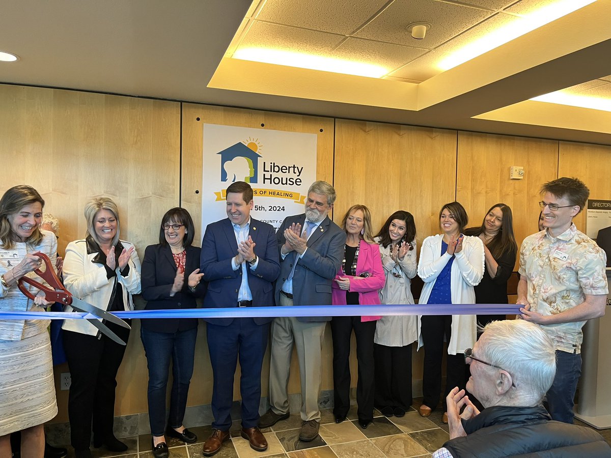 Liberty House has been advocating for the rights of children in #OR06 for 25 years. I was honored to speak at the grand opening of their new Woodburn Clinic, especially as we recognize April as #ChildAbusePreventionMonth.