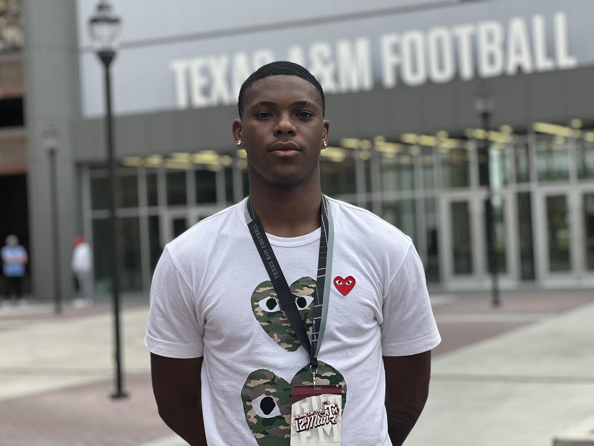 Ryan Brauninger (@r_brauninger) on Twitter photo Shadow Creek LB Anthony Williams recently opened up his recruitment and says he’s now wide open to any school.
Stopped in at Texas A&M today to check out Jay Bateman’s defense.
<a href="/A2Williams22/">Anthony “Deuce” Williams</a> | <a href="/SCSharkFootball/">ShadowCreekFootball</a> Shadow Creek LB Anthony Williams recently opened up his recruitment and says he’s now wide open to any school.
Stopped in at Texas A&M today to check out Jay Bateman’s defense.
<a href="/A2Williams22/">Anthony “Deuce” Williams</a> | <a href="/SCSharkFootball/">ShadowCreekFootball</a>