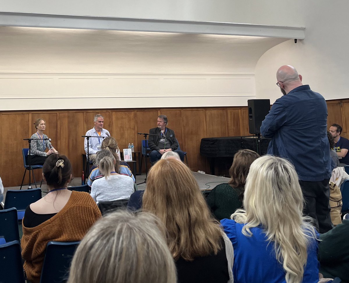 Huge congrats to @DavyFennell, @erinyoungauthor, @SJ_Watson, @gbpoliceadvisor, @lizzieenfield and @AramintaHall on the fantastic inaugural Beyond the Book festival. It takes a lot of work to put something like this together and you did a fantastic job for both authors and readers