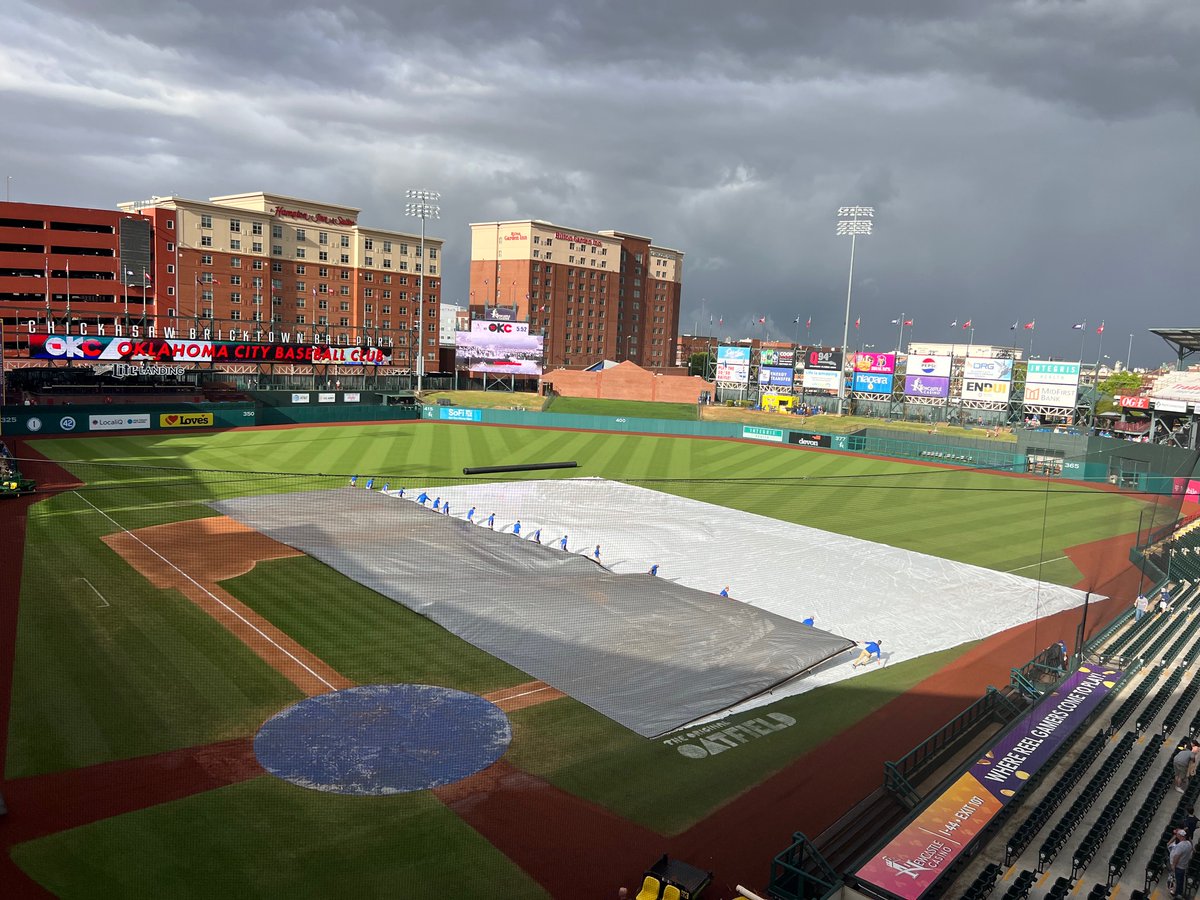 Rain is done. Tarp coming off the field here in OkC. Scheduled to start at 5:40 pm MT with Walker Buehler on a rehab for #Dodgers against @ABQTopes. Pregame at 5:20 pm MT. Due to Final Four, we're on @KKOBRadio (96.3 FM & 770 AM) tonight. Listen live link 🔽…