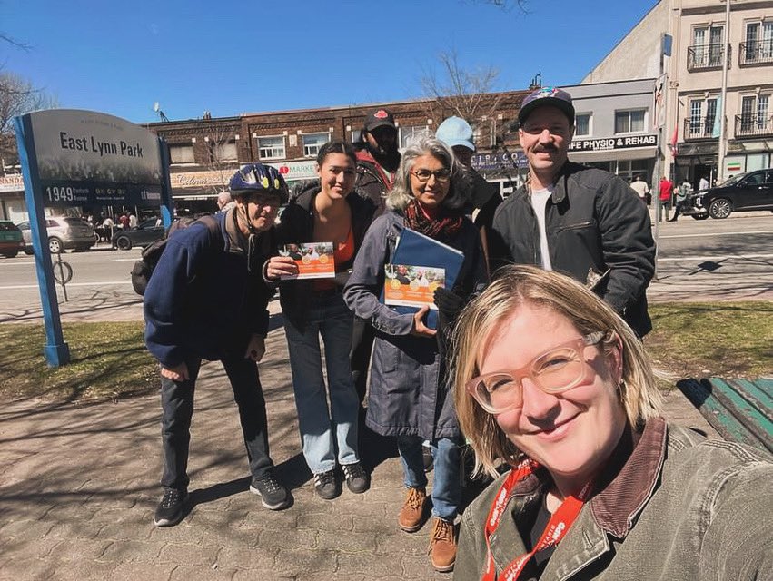 What a wonderful day to be out in #BeachesEastYork for the @NDP #DayOfAction. We knocked on doors to talk about the new federal #NDPDental plan and the great work @theJagmeetSingh & team are doing in Parliament to make life more affordable for all Canadians. 🧡 #BEY #ndpdental