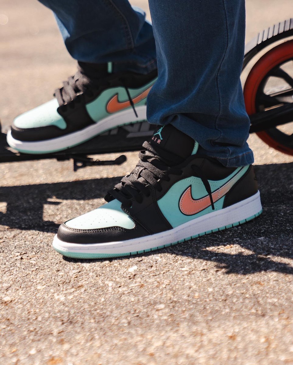 jordan 1 low tropical twist outfit