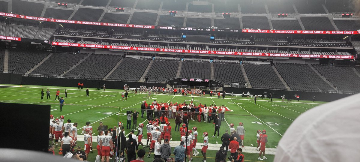 Had a blast today at the @unlvfootball Spring Game ! Thank you! | @Coach_Odom |@bradodom | @Coach_Ford | @Mike_Scherer38 | See you at Camp!