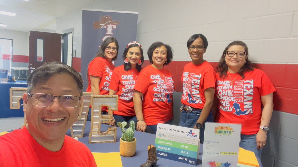 Job fair was a huge success with my amazing <a href="/TWE_Texans/">Townewest Elementary</a> crew!! Huge turnout motivated the educators <a href="/FortBendISD/">Fort Bend ISD</a> job fair!! We will rock the new school year!👍🏼🎉