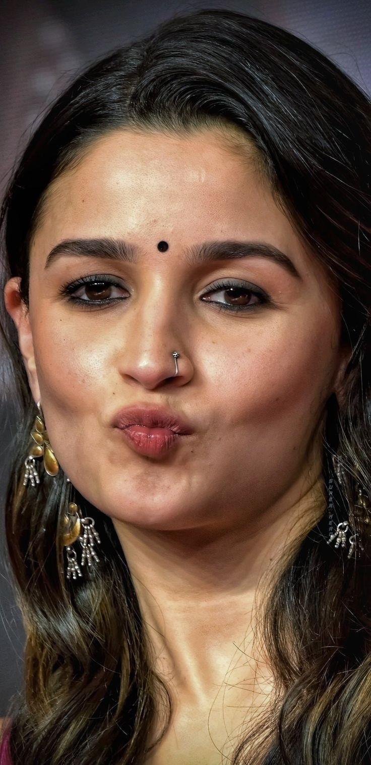 GKhJPVoXYAE11aM?format=jpg&name=large