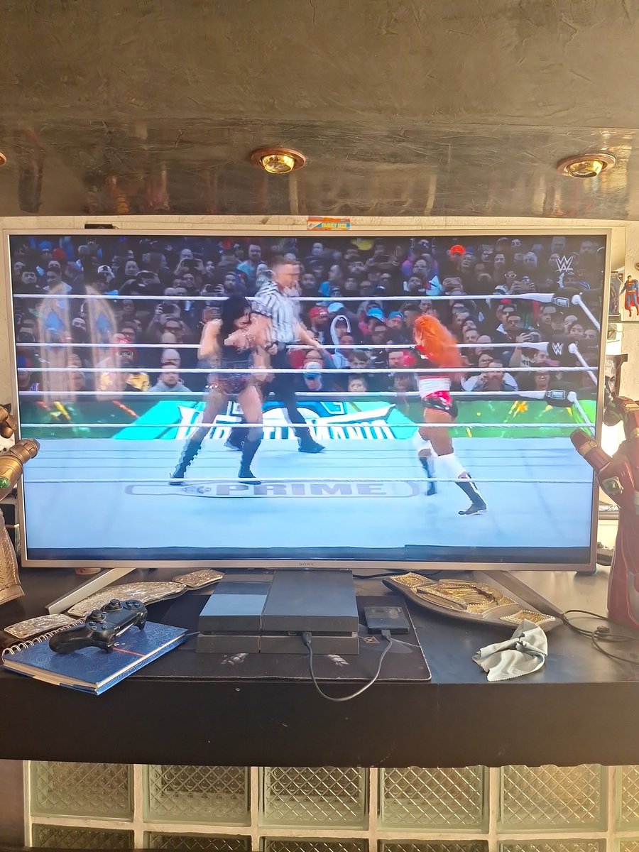 Empezamos #WrestleManiaXL "The Man" Becky Lynch vs "Mami" Rhea Ripley, Let's Go