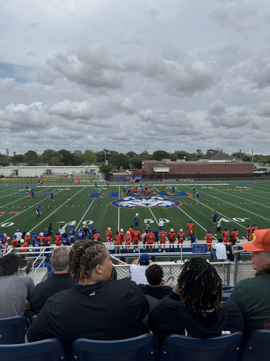 Great visit in Houston <a href="/HCUFootball/">HCU Football</a>, had a fun time in a great atmosphere. Thanks to <a href="/CoachG_85/">Chris Grimes</a> and <a href="/HCUCoachBachtel/">Coach Jason Bachtel</a> .

<a href="/CBruce_Sr/">C. Bruce</a> <a href="/CallieCam_/">CallieCam</a> <a href="/Coach_Hinshaw/">Roger Hinshaw</a> <a href="/CoachPetty_/">Jonathan Petty</a> <a href="/Dono_JT/">Donovan Thompson</a> <a href="/M__McMillan/">Coach McMillan</a>