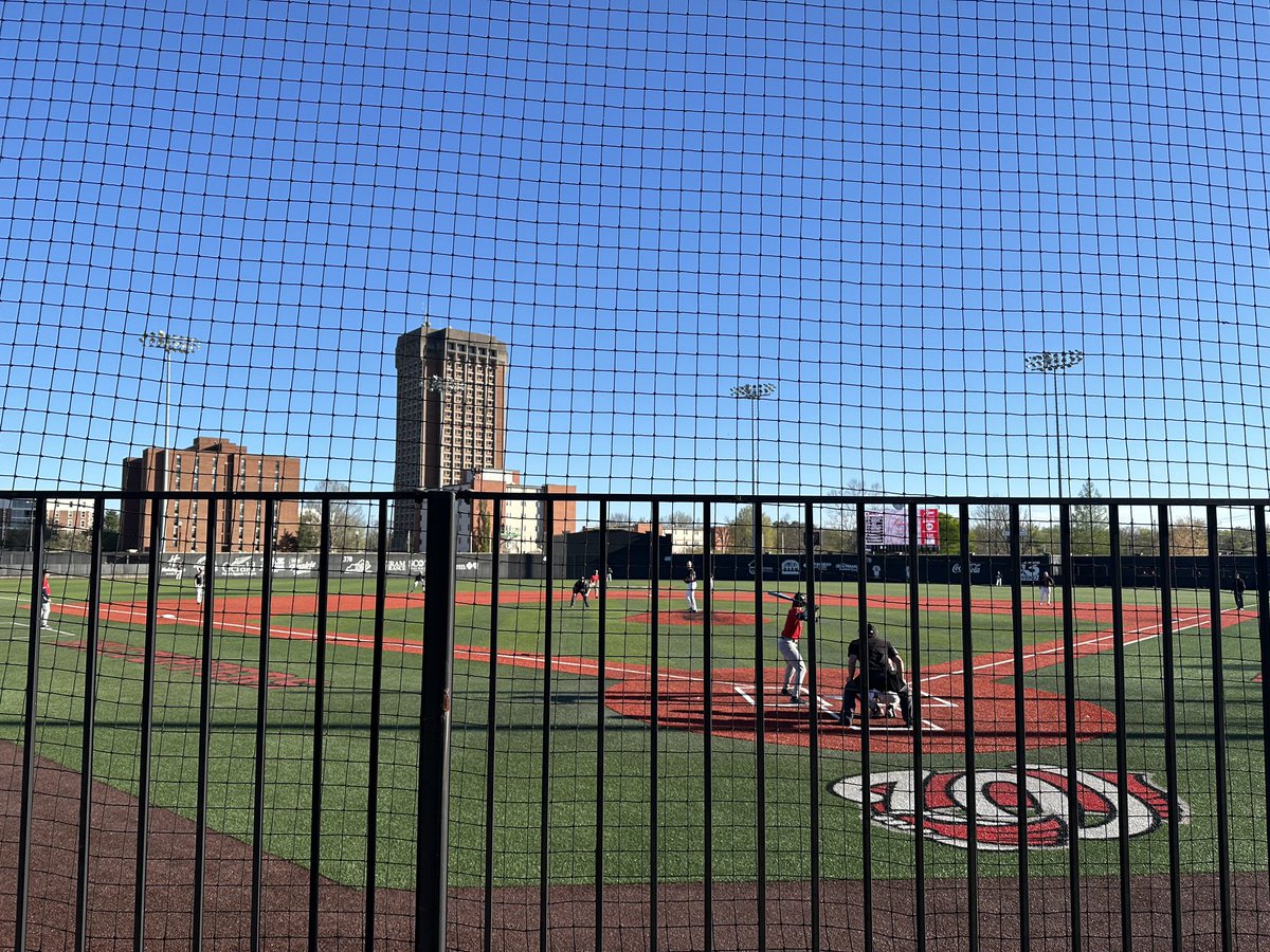 Great day for a @WKU_Baseball game! Go Tops!