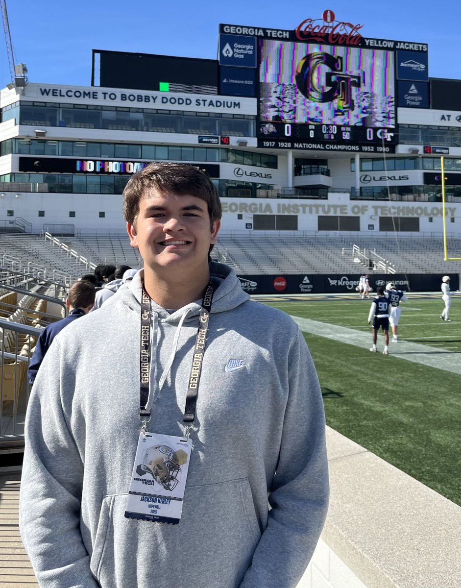 Thank you to @ChrisWeinke16 and @GeepWade for the invite down to Spring Practice. I had a great time on campus! @coachBGentry @HopewellAD @hopewell_fb @PrepRedzoneNC @HOLD2017 @GeorgiaTechFB