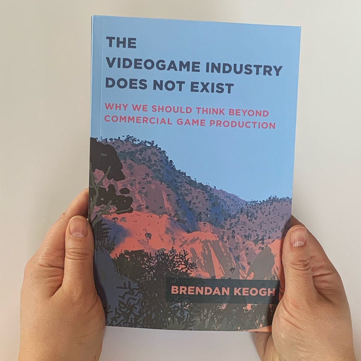 The precarious reality of videogame production beyond the corporate blockbuster studios of North America. The Videogame Industry Does Not Exist: Why We Should Think Beyond Commercial Game Production by @BRKeogh is now available 👉 bit.ly/3L0D2GL