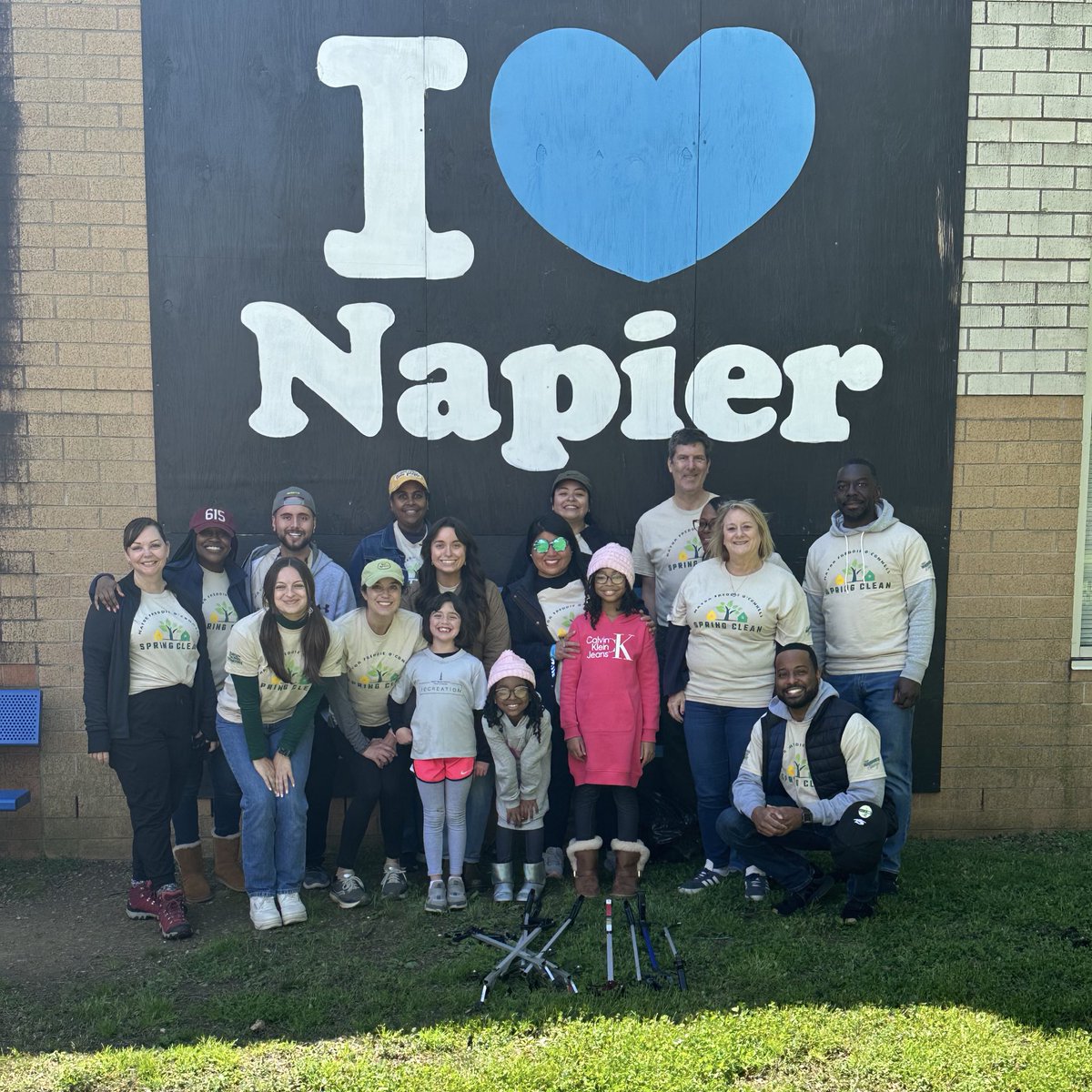It was a beautiful day for the Mayor’s Spring Clean event! 🌸☀️ We are so grateful to Mayor @freddieoconnell, the Mayor’s Office staff, Metro Council Members, Beautification Commissioners, & all of the volunteers that participated in a cleanup across Nashville & Davidson County!