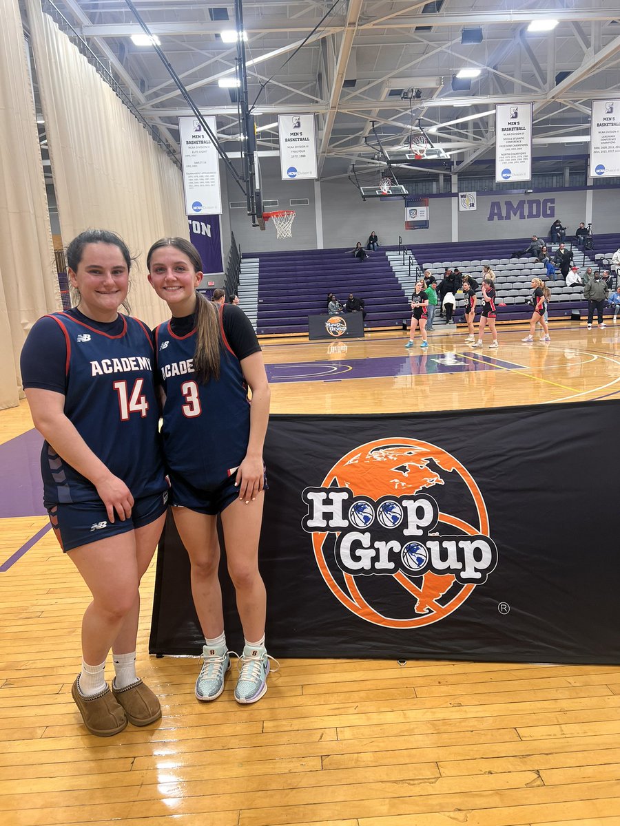 Incredible team performance in our 2nd game vs NEPA moving to 2-0 on the weekend. Our POTG goes to Reilly Landisi w/ 12P, 7A in a great effort on both ends. While Natalie Elrodt gets our Toughness award doing all the little things!! Proud of this crew! Great start. #FamilyOn3