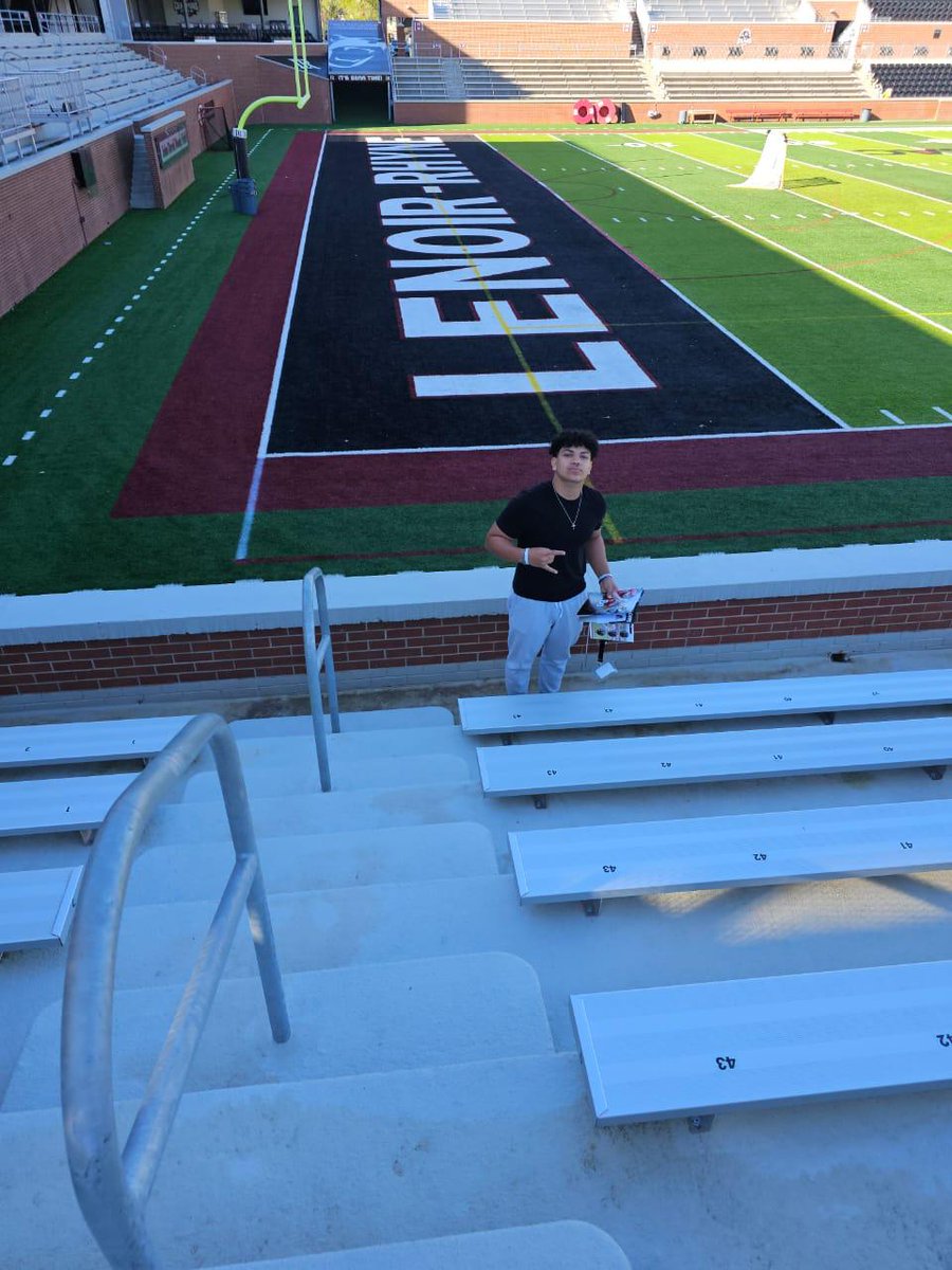 Had an awesome time @LRBearsFootball🐻 Blessed for the opportunity🙏 @NickVagnoneLR @Jhilly79 @CoachShawP @CoachO_13