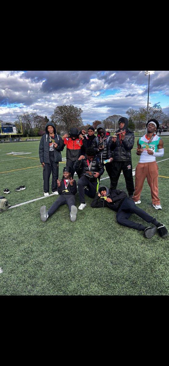 DevinCox_dc's tweet image. First invitational track meet..✅// First Ever Track Medal..✅// I’m Addictive To My Grind #4x2 #BagSzn🅾️