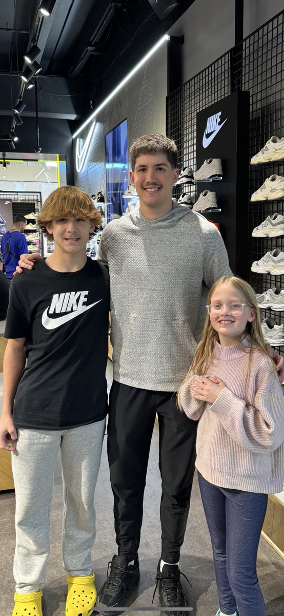JeremyMcGintyKY's tweet image. Yo, @KySportsRadio and @DrewFranklinKSR, just ran into Reed at the mall in Louisville! 

What is the hidden message with him being in Louisville?! 😜