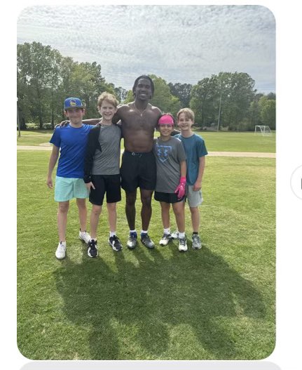 @Holmes_Football @djmontgomery___ DJ Montgomery working hard in the offseason today and making time for a group of kids at the park. Thanks, DJ! You made their day!