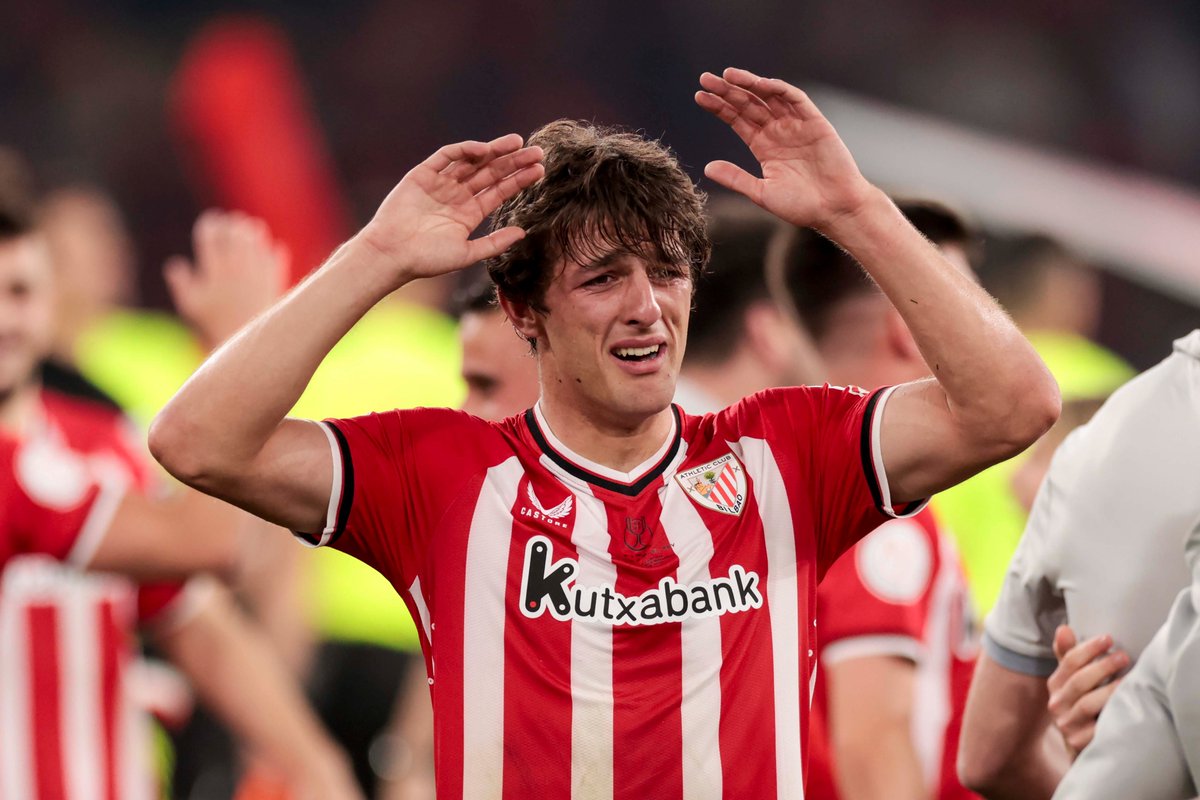 Después de tantos golpes, tantas veces en la lona, tantas lágrimas desprendidas... Esta vez han sido de alegría. 🥲

AUPA ATHLETIC 🏆❤️🩶