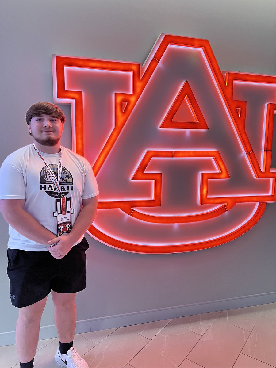 Had a great day at @AuburnFootball for A-day‼️Thank you to all the coaches for the invite and having me back on the plains‼️ @CoachCox65 @CoachKingWill @CoachHughFreeze @DerrickDnix @CoachThornton61 @BrendtBedsole @biancajamese @AuburnMade @CavsRecruits @HallTechSports1 @CoachL__…