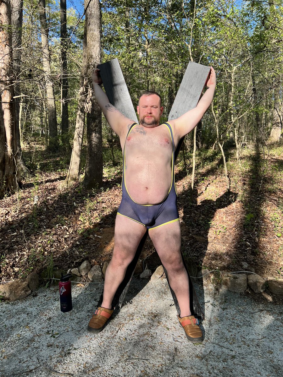 Chestnutloads tweet media