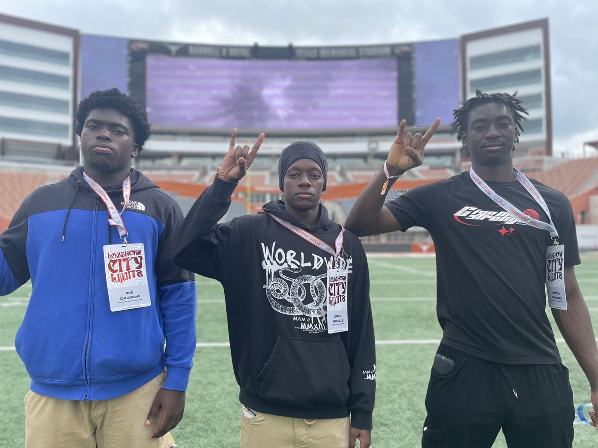 Had a great time @TexasFootball with the guys @Ikeokafor_24 and @Smithorogbo thanks @Coach_TD3 and @Snelly_78 for there time