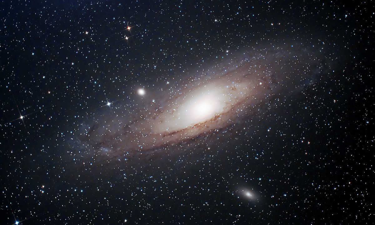 ScienceNatureW2's tweet image. Andromeda was considered to be a nebula when it was discovered. Back then we thought our galaxy was all there was. Much later we found out that it was actually an entire galaxy of its own, twice the size of the milky way!