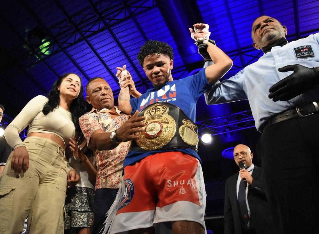 Shuan Boxing (@shuanboxing) on Twitter photo ERICK “MINI PACMAN” ROSA VENCE POR DESICIÓN UNÁNIME AL MEXICANO YUDEL REYES Y GANA TÍTULO GOLD 108 lb DE LA <a href="/WBABoxing/">WBA Boxing</a>
ÚNETE al YouTube Shuan Boxing para que veas todos los combates👇🏼👇🏼
youtube.com/channel/UCyo1G…
™️ <a href="/shuanboxing/">Shuan Boxing</a> @BelgicaPenabox ERICK “MINI PACMAN” ROSA VENCE POR DESICIÓN UNÁNIME AL MEXICANO YUDEL REYES Y GANA TÍTULO GOLD 108 lb DE LA <a href="/WBABoxing/">WBA Boxing</a>
ÚNETE al YouTube Shuan Boxing para que veas todos los combates👇🏼👇🏼
youtube.com/channel/UCyo1G…
™️ <a href="/shuanboxing/">Shuan Boxing</a> @BelgicaPenabox