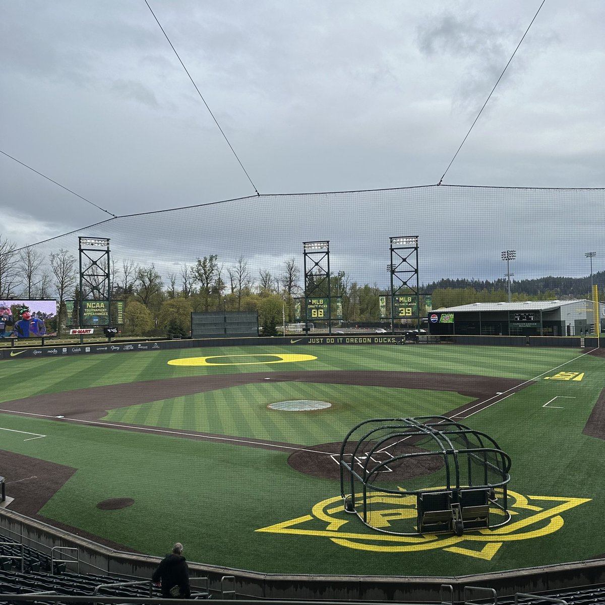 It’s a cool, damp Saturday evening in Eugene or, as we know it in the PNW, baseball weather. @TC_DustDevils (0-1) at @eugeneemeralds (1-0) RHP Jorge Marcheco (3-1, 1.88 w/TC in 2023) v. LHP Hayden Wynja (3-4, 4.40 w/EUG in 2023) 5:45p pre, 6:05p FP at: tinyurl.com/tricitydustdev…